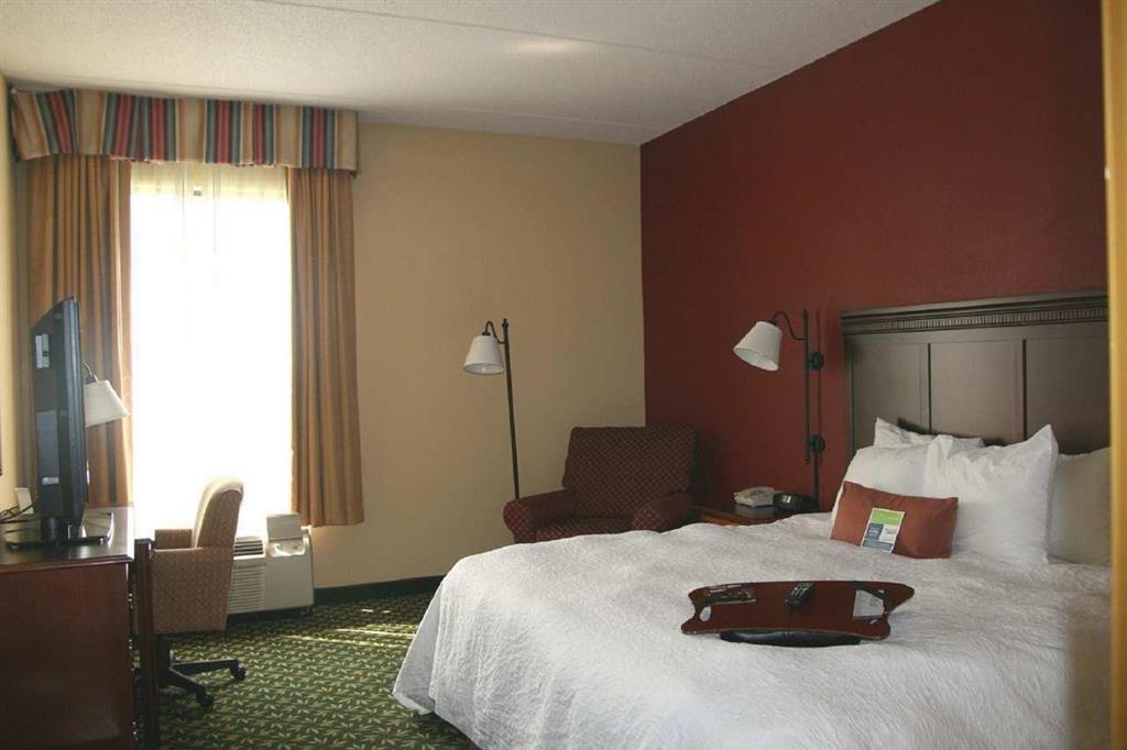 Hampton Inn Louisville Northeast Bilik gambar