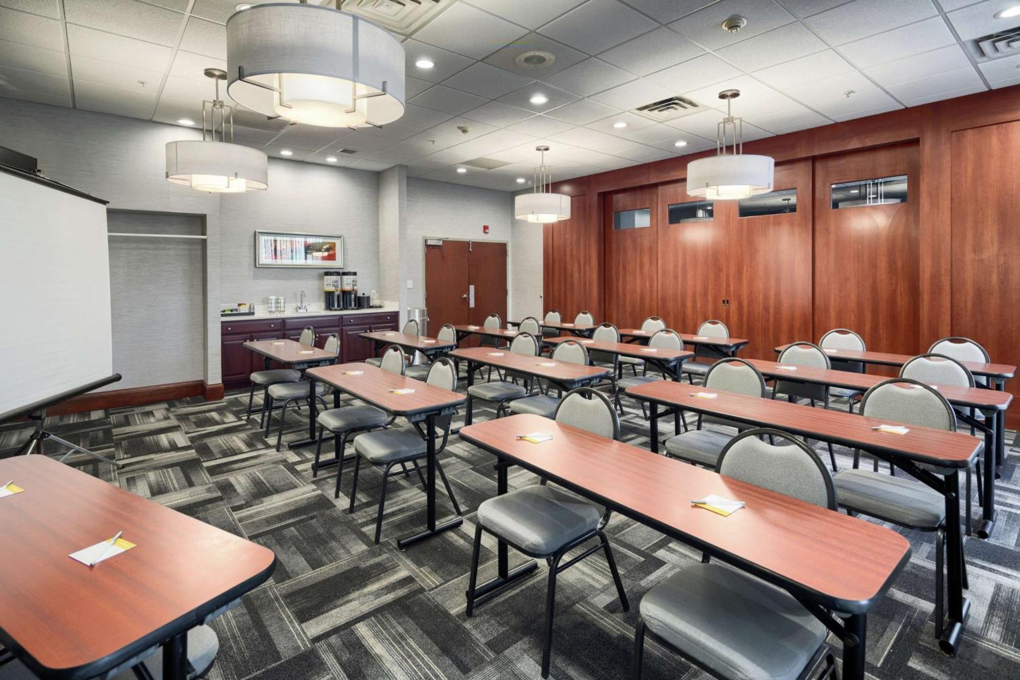 Hampton Inn Louisville Northeast Luaran gambar