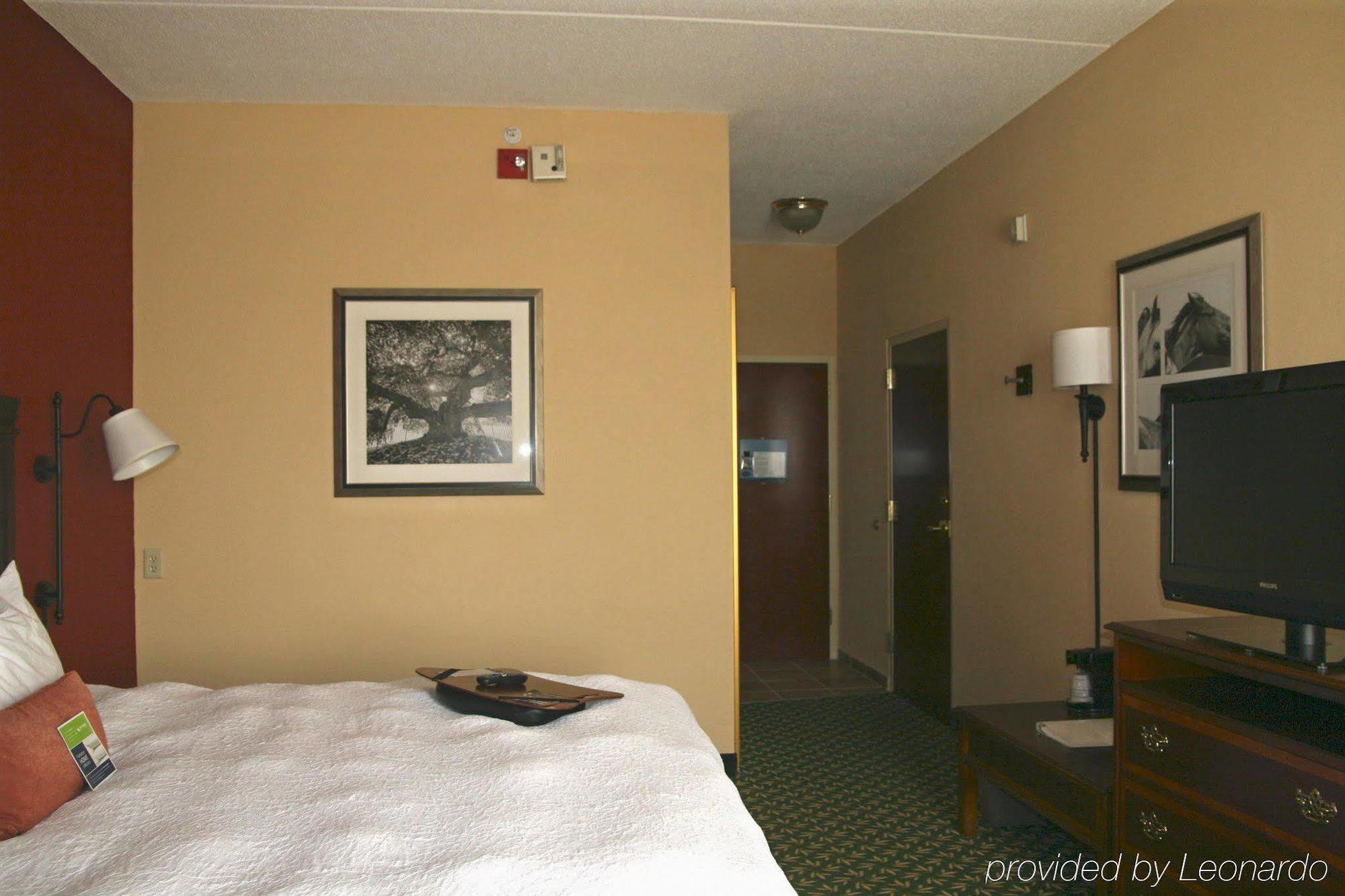 Hampton Inn Louisville Northeast Bilik gambar