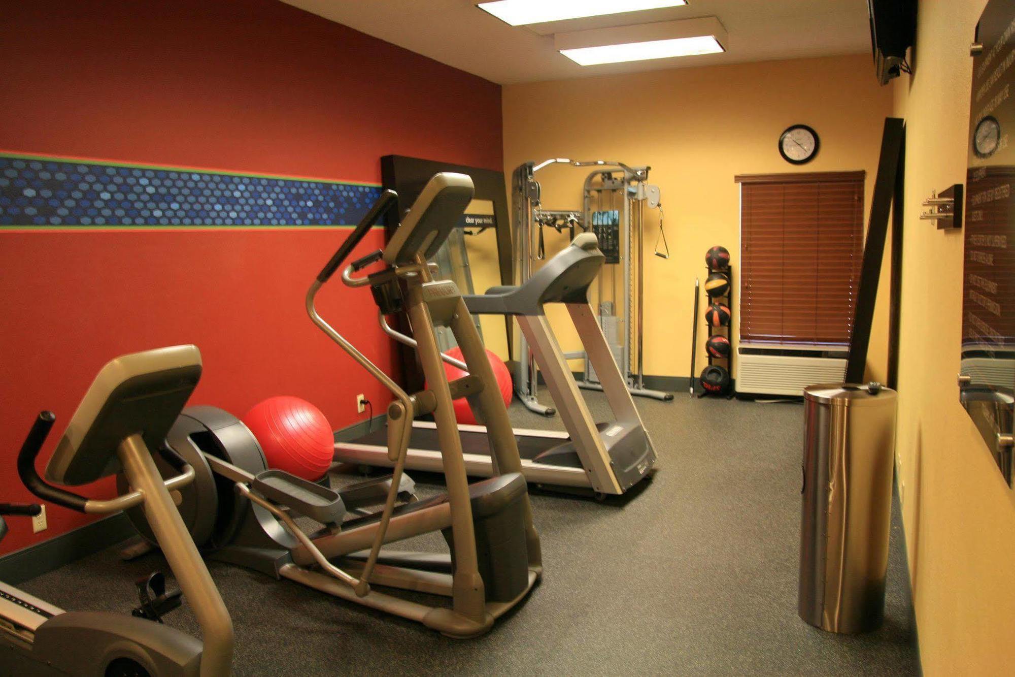 Hampton Inn Louisville Northeast Luaran gambar
