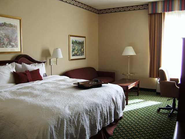 Hampton Inn Louisville Northeast Bilik gambar